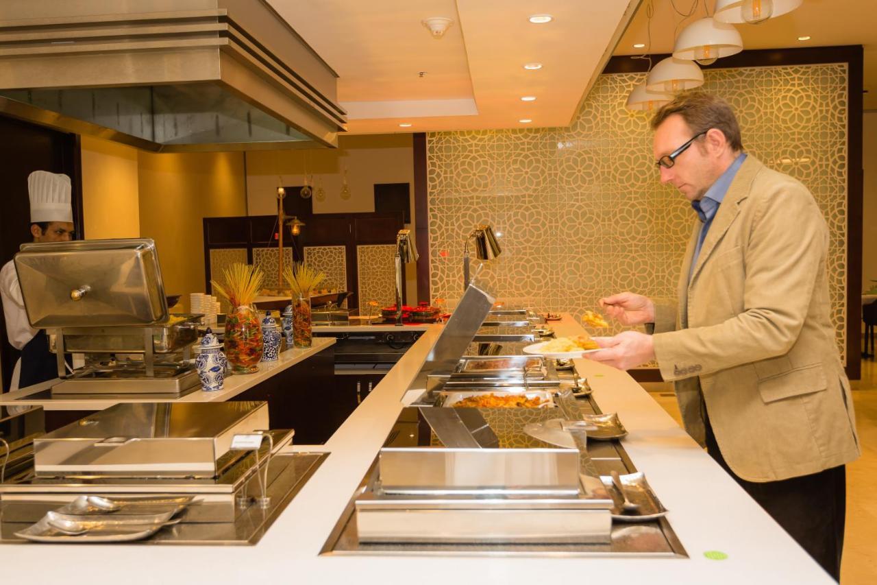 Holiday Inn Yanbu By Ihg Exterior photo